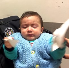 8 Aylık Bebeği Sokağa Bırakıp Kaçtılar