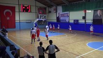 Basketbolcu Rektör Çıktığı Maçta 14 Sayı Atıp, 12 Asist Yaptı