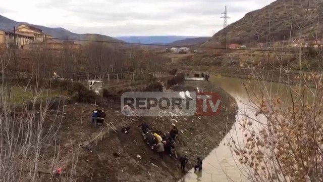 Aksident në Maliq, makina bie nga ura dhe përfundon në lum, humb jetën 24-vjeçari