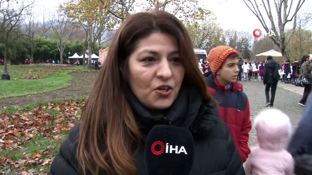 Öğrenciler okullar arası geleneksel kros yarışmasında birinci olmak için ter döktü