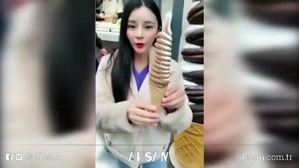 Kocaman dondurmayı tek seferde yuttu