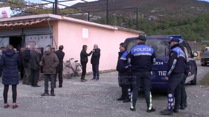 Përmbyten serrat në Fier - Top Channel Albania - News - Lajme