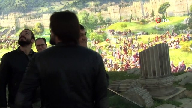 Fetih Müzesi’ne “Deli” oldular...'Deliler' filmi oyuncuları Fetih Müzesi’nde