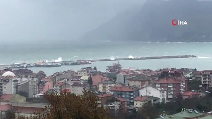 Amasra'da Fırtına Hayatı Olumsuz Etkiledi