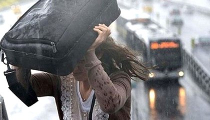 AKOM'dan İstanbul İçin Uyarı: Soğuk Hava ve Fırtına Cumartesi Gününe Kadar Sürecek