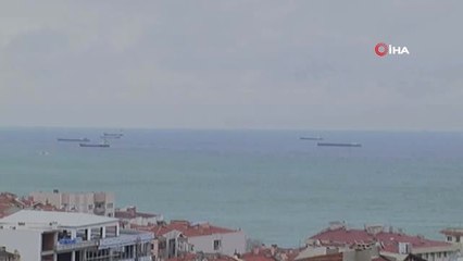 Deniz Ulaşımına Poyraz Engeli...çok Sayıda Gemi Tekirdağ Kıyılarına Demirledi
