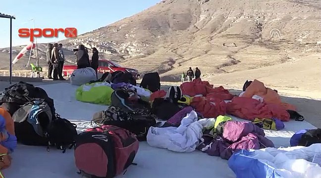 Paraşütçü baba-oğulun gökyüzü tutkusu