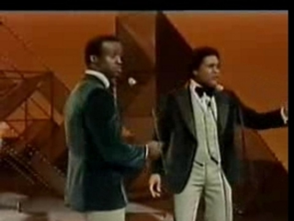 Drifters - kissing in the back row