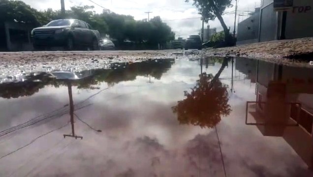 Vazamento de água ao lado da atual UPA Brasília incomoda moradores