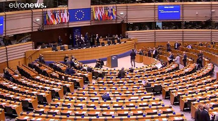 May im Kreuzfeuer: Brexit-Debatten in London und Brüssel