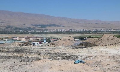 Eski savcının cesedi çöpte bulundu