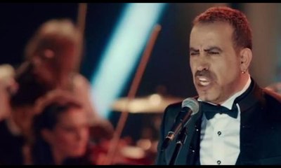 Haluk Levent’ten büyük beğeni alan İzmir Marşı performansı