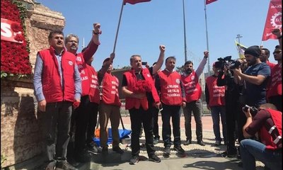 Taksim Meydanı'nda 'Yaşasın 1 Mayıs' sloganları