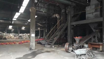 장점마을 비료공장 내부 철거...주민들 반발 / YTN