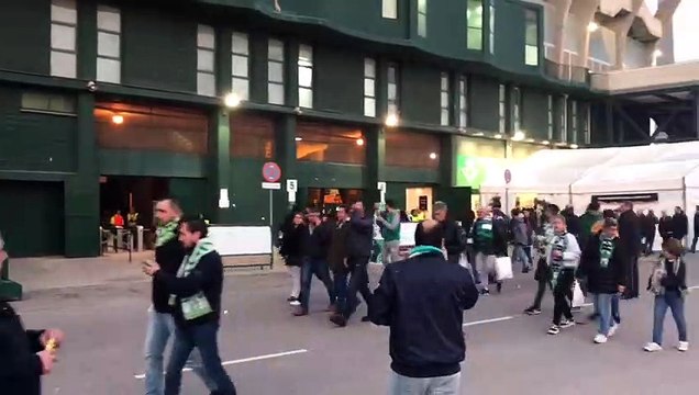 Real Betis - Olympiacos: Ambiente en los Aledaños del Benito Villamarín Antes del Partido