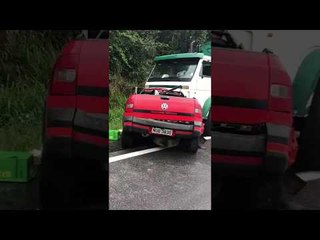 Colisão envolvendo carro de passeio deixa três mortos na BR-101