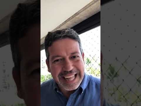 Arthur Lira diz que Renan Calheiros é velho e velhaco , e chama Renan Filho de velhaco Júnior .