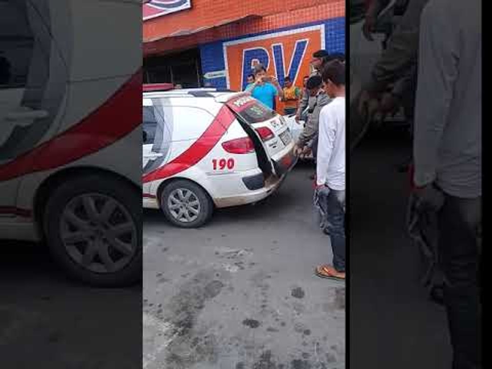 Homem é espancado por funcionário de supermercado