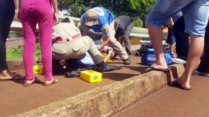 Download Video: Jovem fica ferida ao sofrer queda de bicicleta