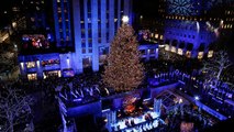 Le sapin de Rockefeller center s'illumine à New York