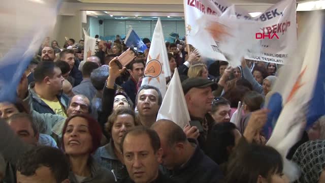 İzmir Zeybekci: Kordon'da Diz Kıra Kıra Biz Zeybek Oynamaya Var Mıyız