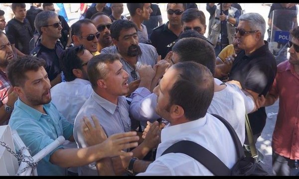 'Aylan Kurdi' protestosunda arbede