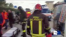 Bari: ambulanza con paziente in codice rosso si scontra contro auto, feriti anche operatori sanitari