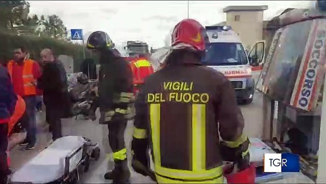 Bari: ambulanza con paziente in codice rosso si scontra contro auto, feriti anche operatori sanitari