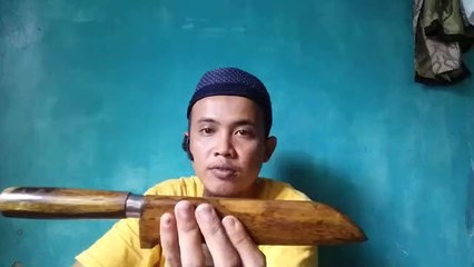 Traditional Indonesian knife used per jeep willys