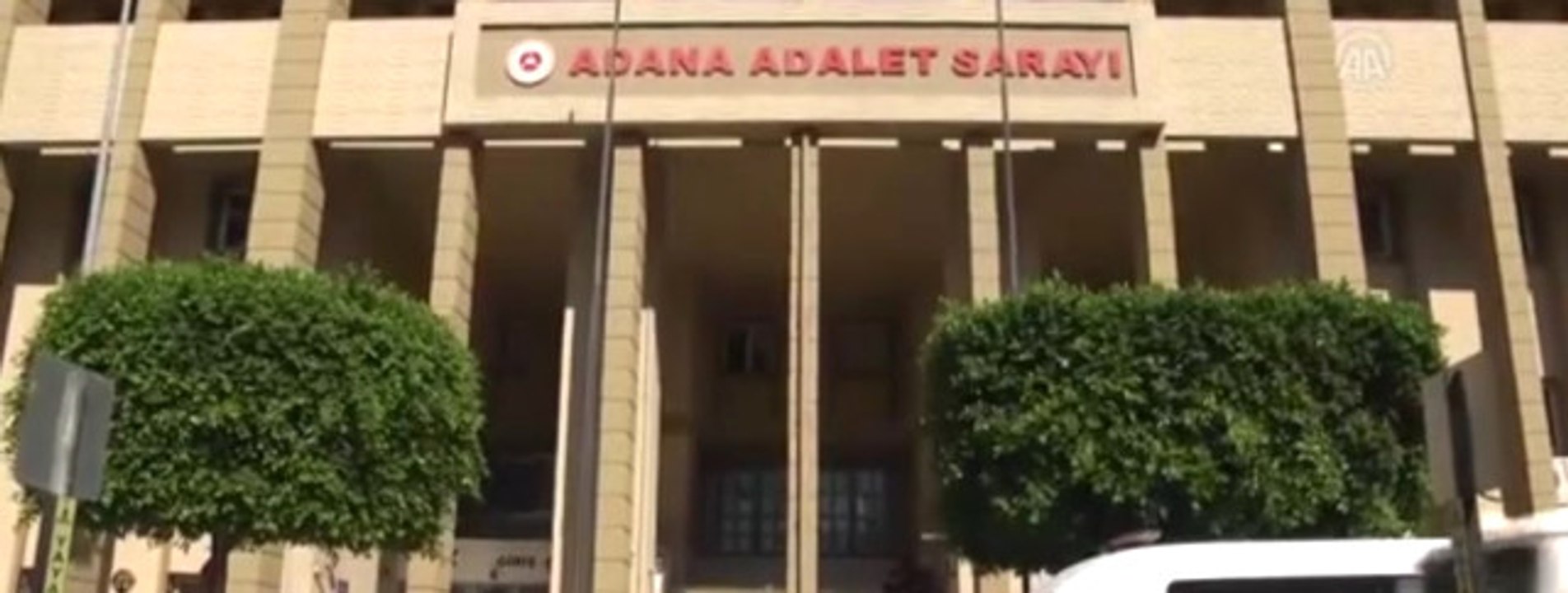 Kadın Polis, Kadın Meslektaşlarına ve Ablasına Fuhuş Yaptırdı