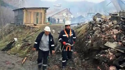 8 ev yandı (2) - SİVAS