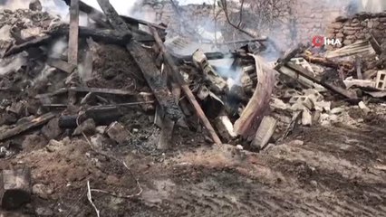 Koyulhisar'da Çıkan Yangında 7 Ev Küle Döndü