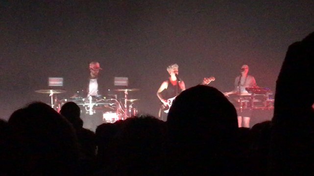 En concert à Cesson, Jeanne Added dédie le titre A war is coming aux TransMusicales