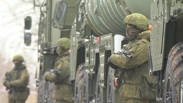 Ucrania prohíbe la entrada en el país de hombres rusos adultos