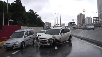 E-5'te Kaygan Zemin Kaza Getirdi: 2 Yaralı