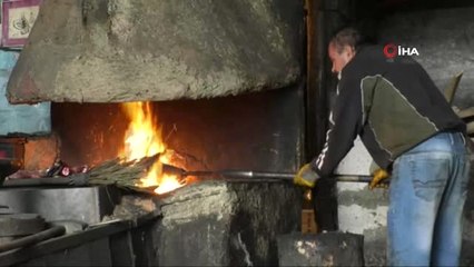 Demirci Ustası 30 Yıldır Kelle Paça Ütülüyor