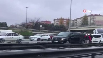 Tem Otoyolu Metris Mevkiinde 7 Araç Böyle Birbirine Girdi