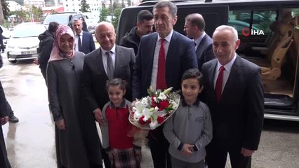 Bakan Ziya Selçuk, 81 İlin Milli Eğitim Müdürü ile Rize'de Bir Araya Geldi