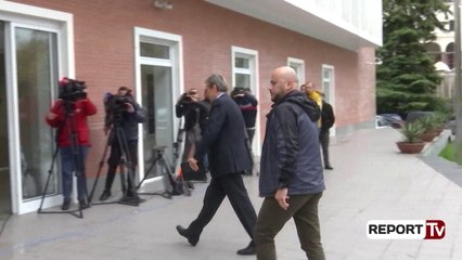 Report TV - 'Shpifja'/ Rama 'bombardon' me padi Bashën e Berishën