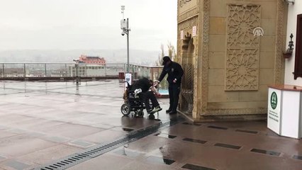 Abdest Almakta Zorlanan Engelliye Polis Yardım Etti