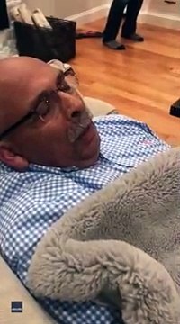 Jouer au tennis avec les ronflements de son père