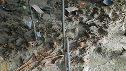 شاهد: العثور على رفات أكثر من 230 شخصا وسط مقبرة جماعية في سريلانكا