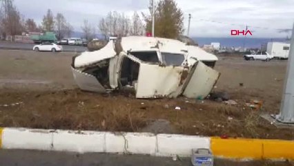 Denizli Tali Yoldan Çıkan Otomobile Yolcu Otobüsü Çarptı: 1 Ölü, 3 Yaralı