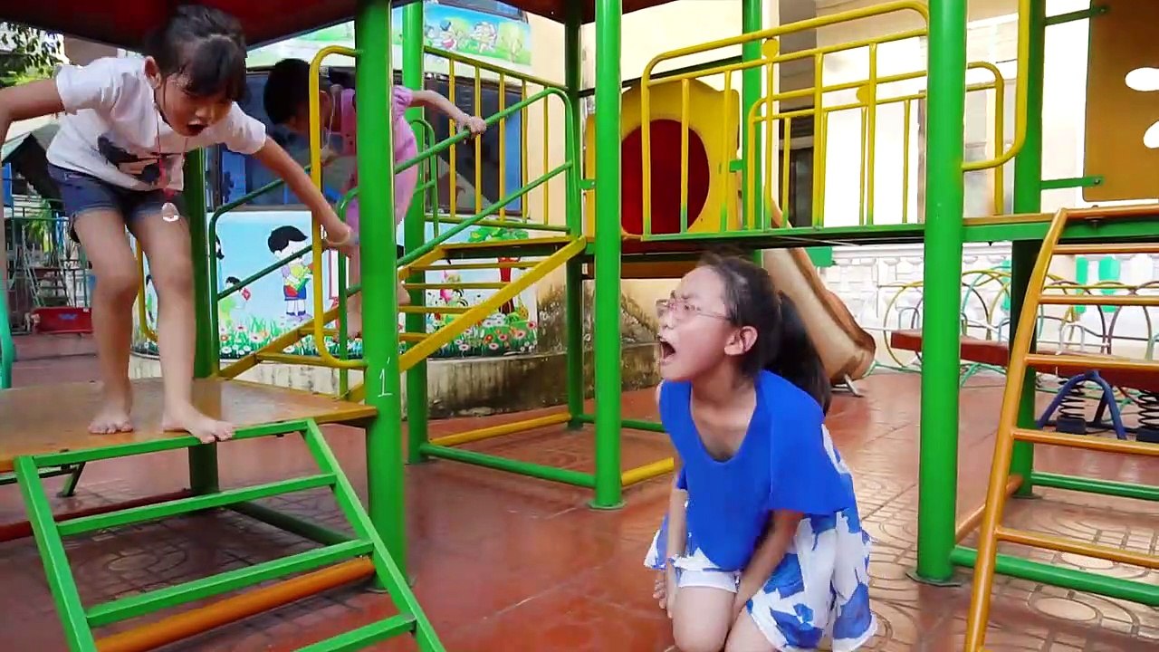 Learn Color - Fun indoor playgroundnursery rhymes song for baby