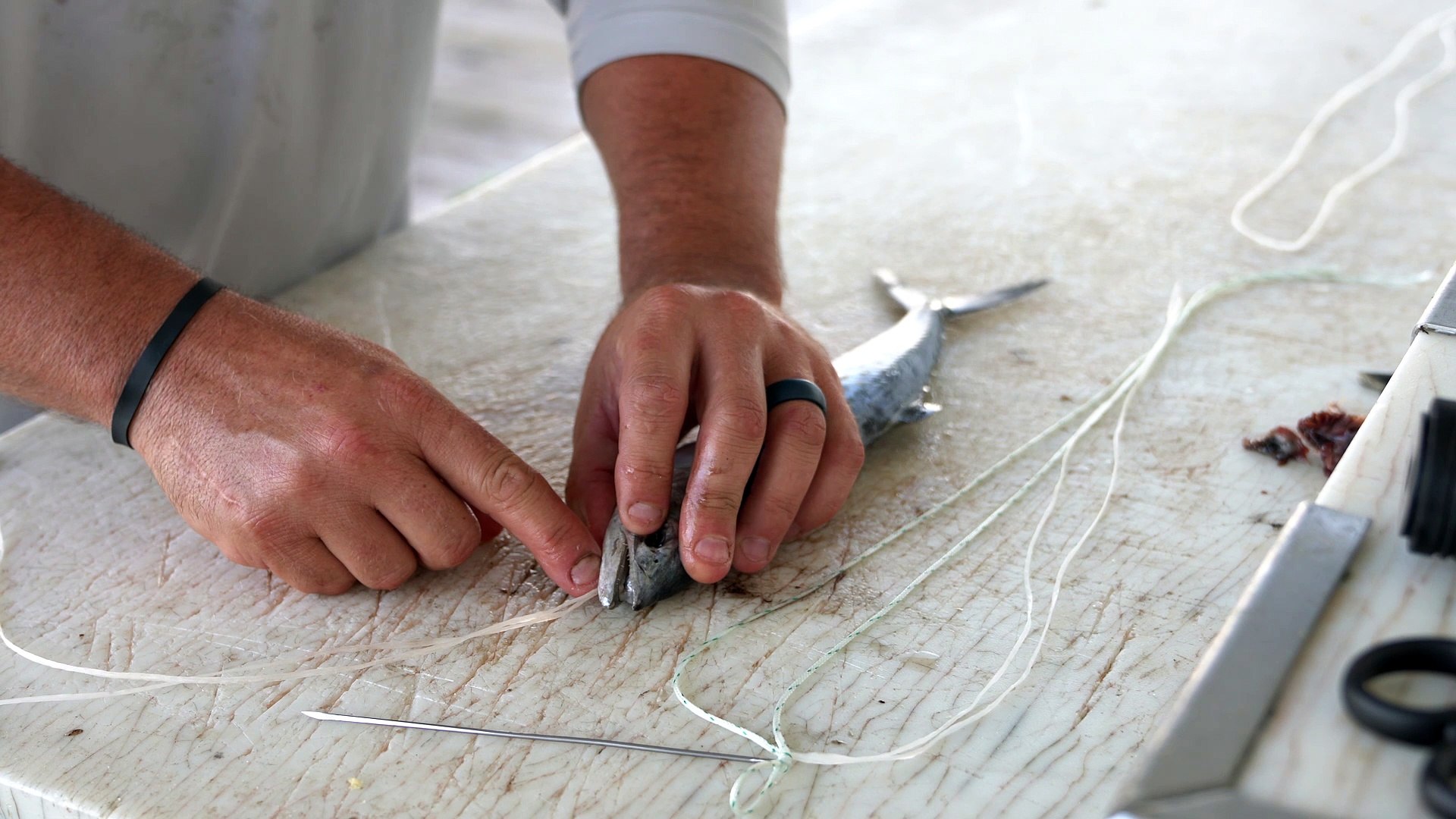 How to Rig Australia-Style Swimming Mackerel
