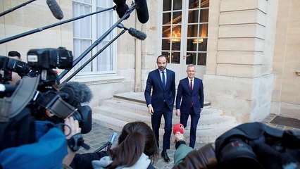 'Yellow Vest' representatives meet French PM