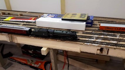 Jouef 141 R "d'origine" + rame REE - LSM