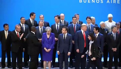 El príncipe heredero saudí queda apartado en la foto de familia de la cumbre del G20