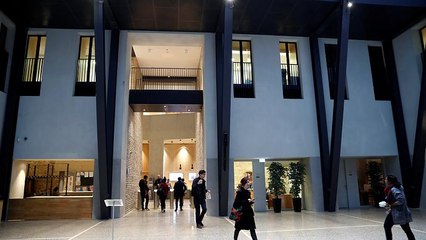 Estudantes não desarmam na luta pela Universidade Centro-Europeia