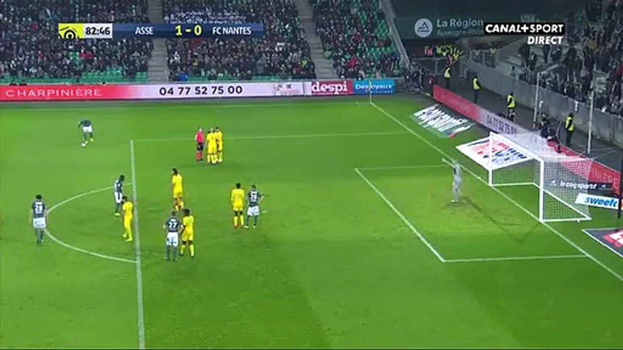 But Wahbi Khazri Saint-Etienne Nantes / Coup-franc